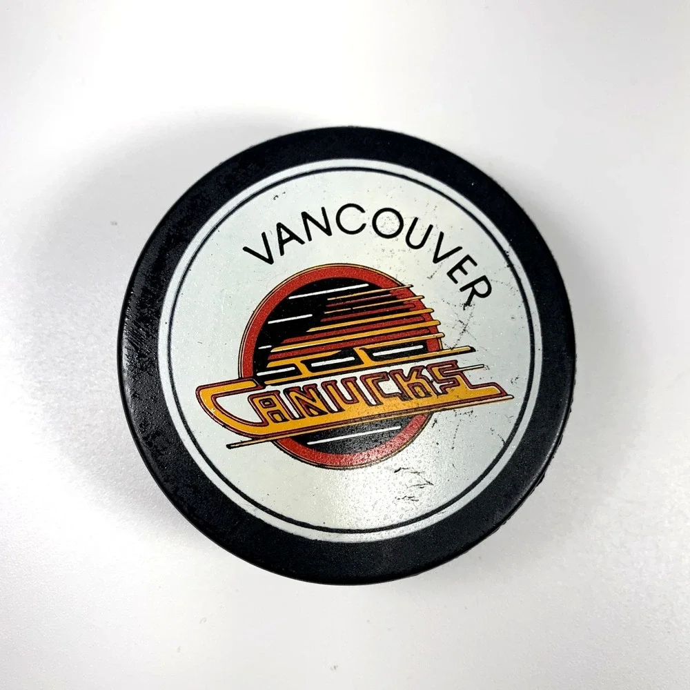 Vintage‎ Viceroy Canada NHL Vancouver Canucks Solid Rubber Hockey Puck